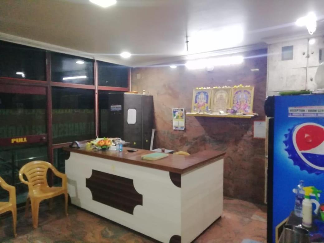 Spot On Maheswari Lodge Nellore Eksteriør bilde