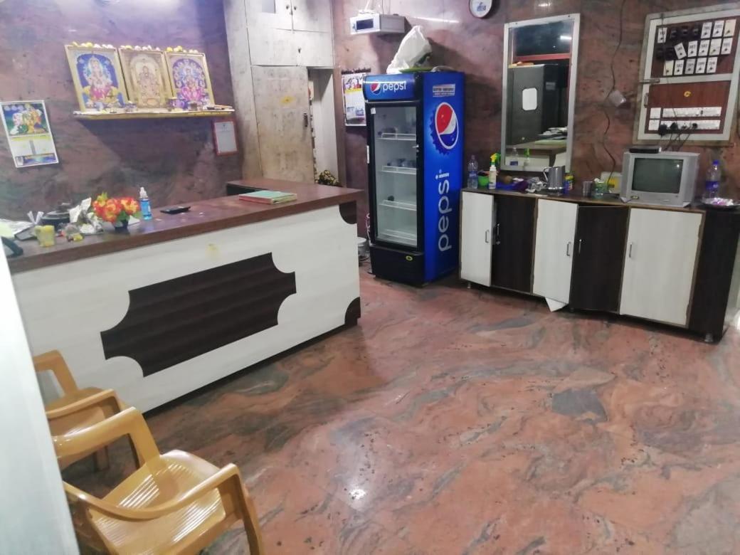 Spot On Maheswari Lodge Nellore Eksteriør bilde
